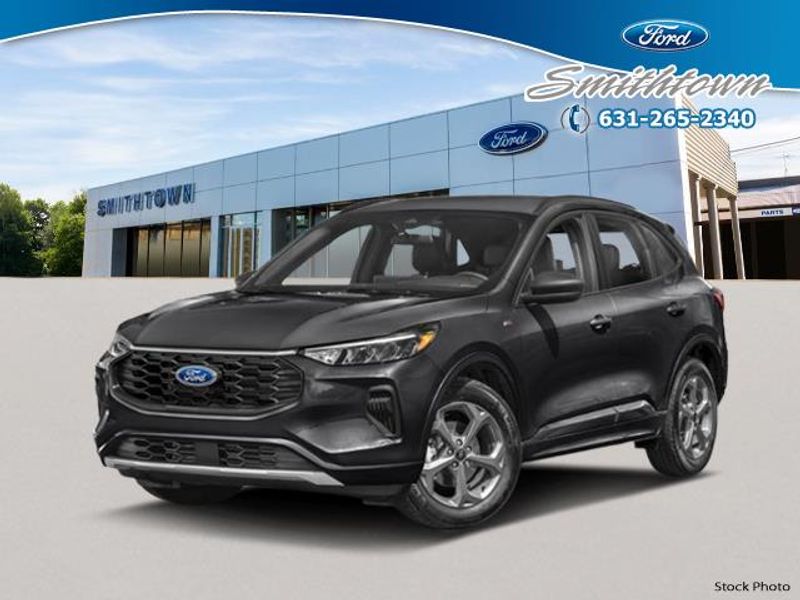 2023 Ford Escape ST-Line Image 1 of 3
