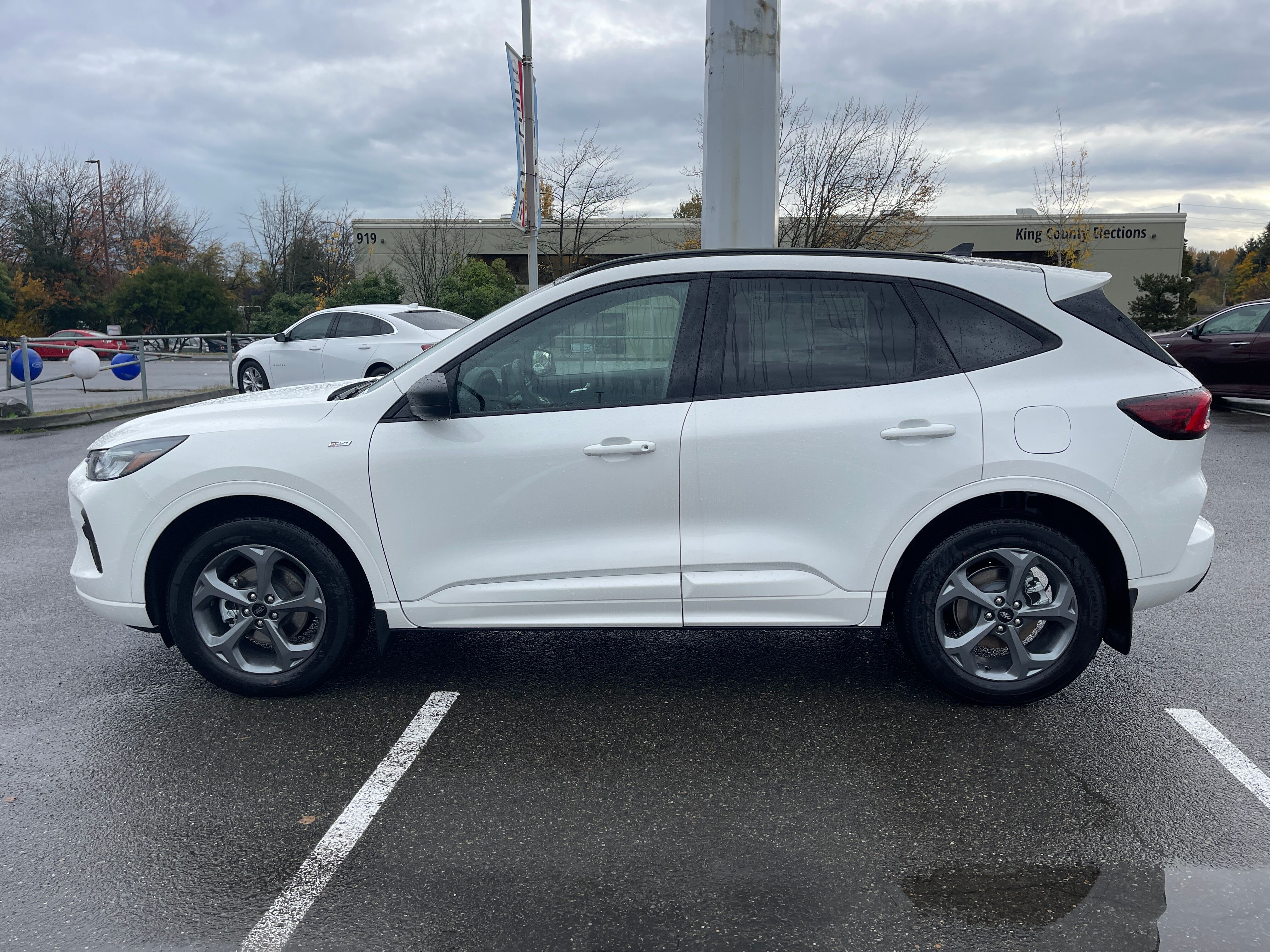 Vehicle image 6 of 9
