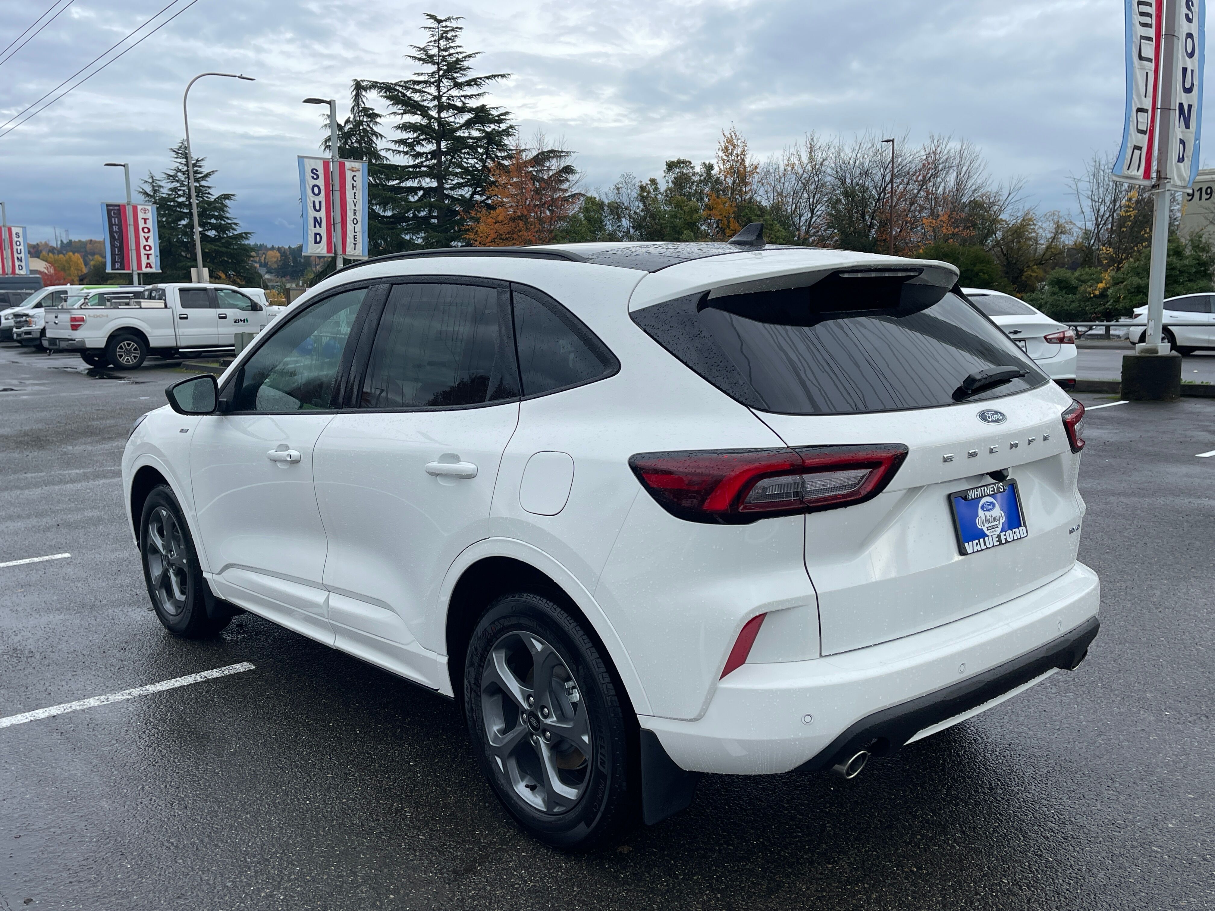 Vehicle image 7 of 9