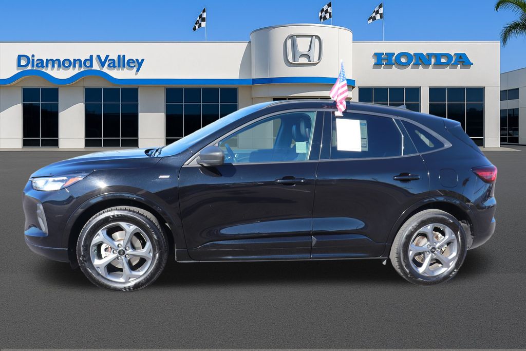 2023 Ford Escape ST-Line Image 7 of 23