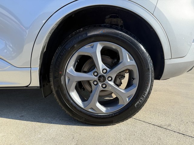 Vehicle image 31 of 76