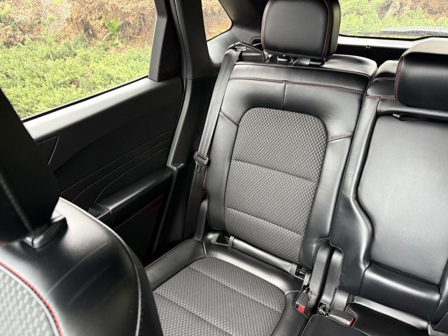 Vehicle image 73 of 76