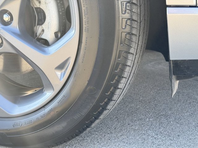 Vehicle image 36 of 76