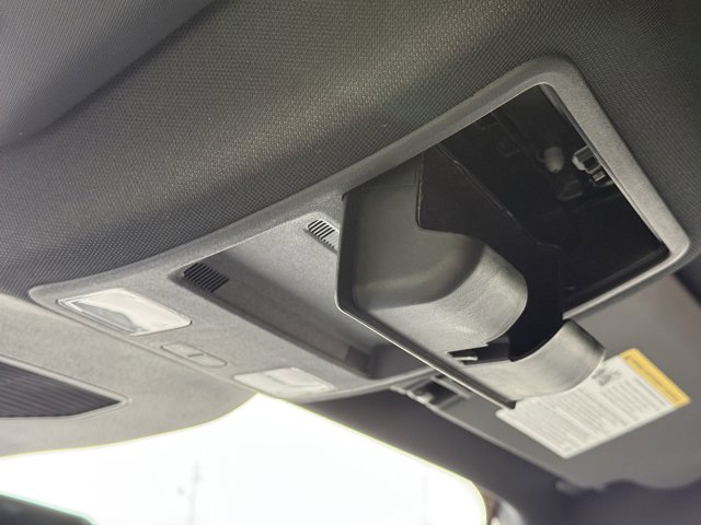 Vehicle image 60 of 76