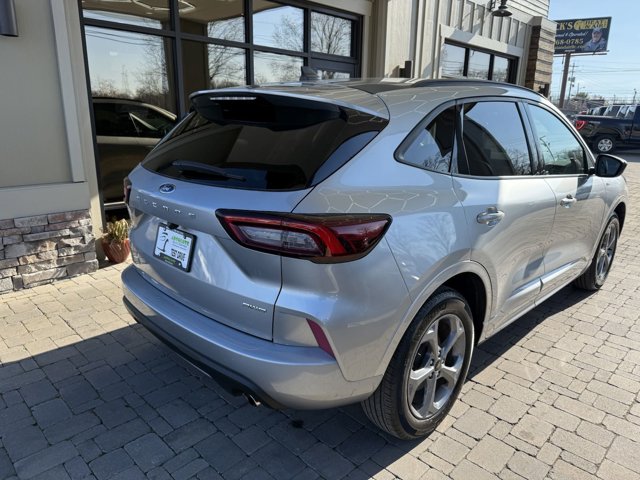 Vehicle image 9 of 76