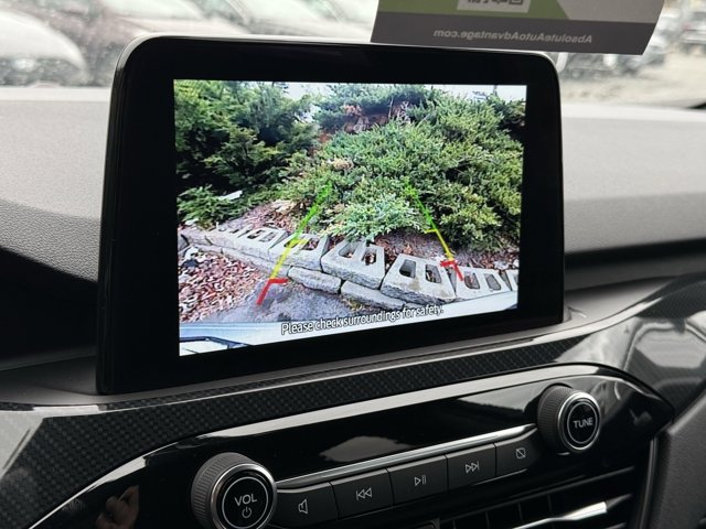 Vehicle image 61 of 76