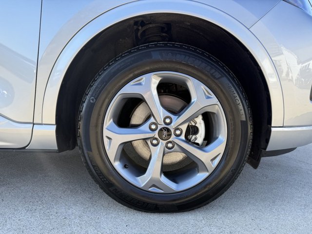 Vehicle image 35 of 76