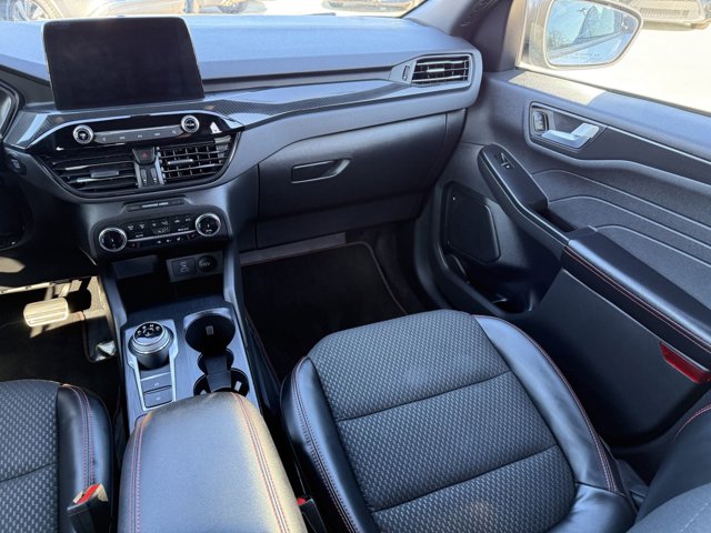 Vehicle image 17 of 76