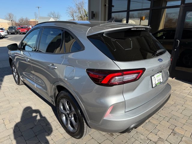 Vehicle image 14 of 76