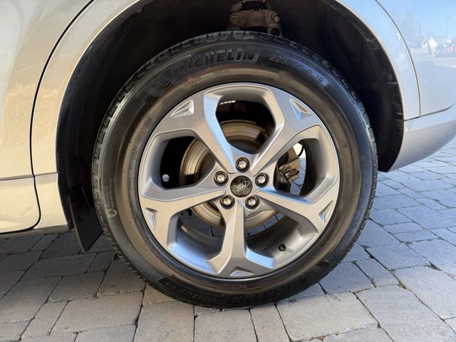 Vehicle image 39 of 76