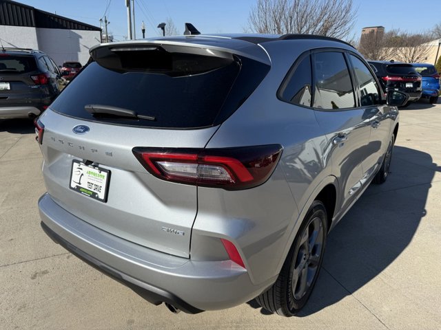 Vehicle image 10 of 76
