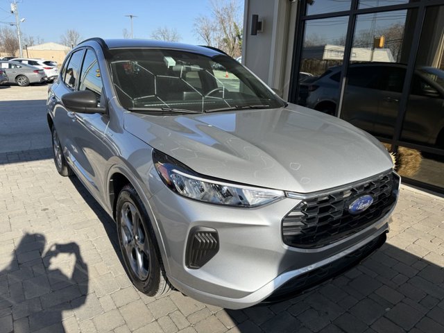 Vehicle image 5 of 76