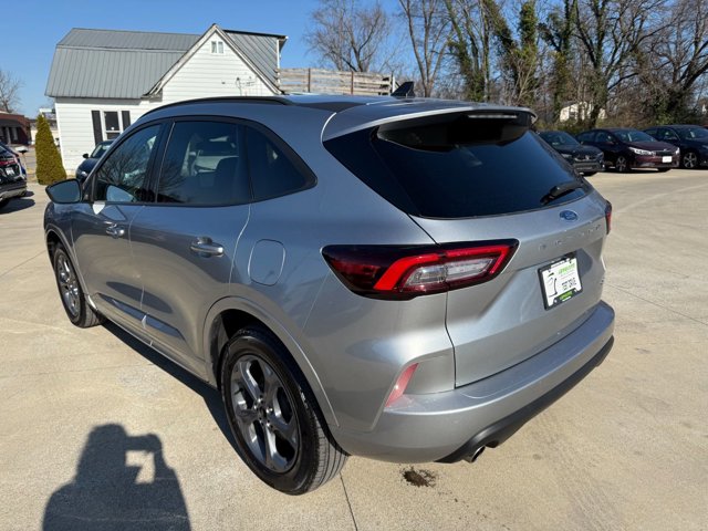 Vehicle image 13 of 76