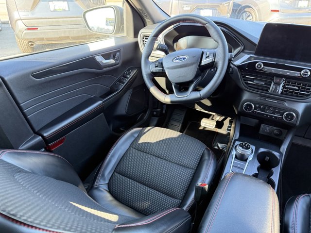 Vehicle image 16 of 76