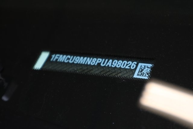 Vehicle image 25 of 28