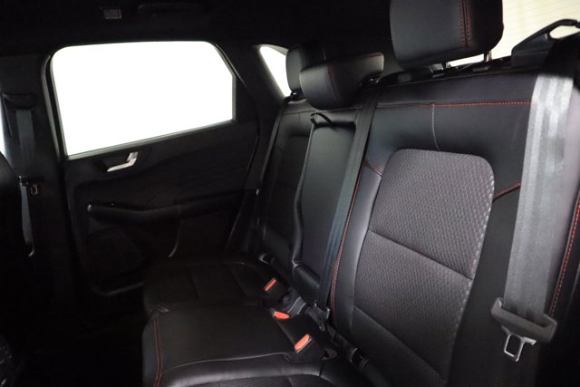 Vehicle image 11 of 28