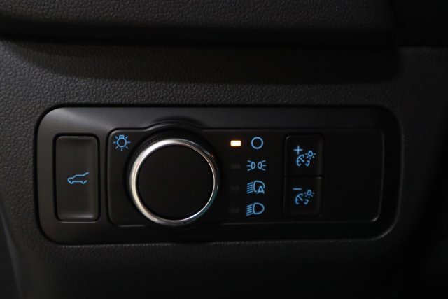 Vehicle image 14 of 28