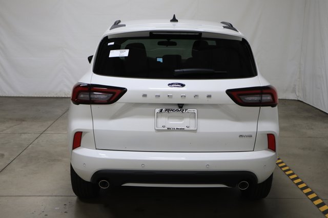 Vehicle image 4 of 28