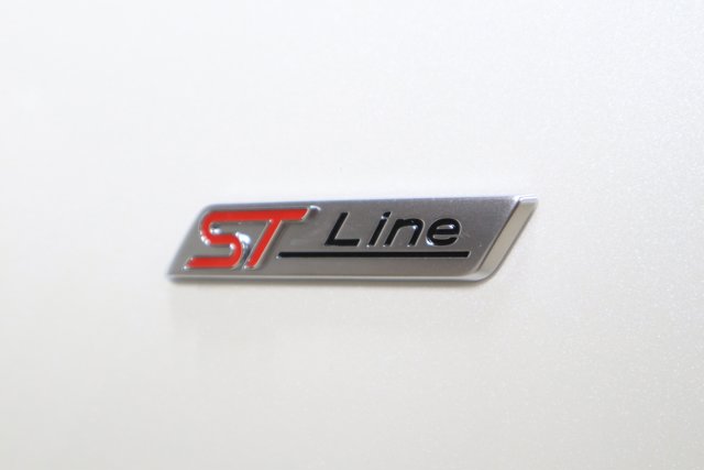 Vehicle image 6 of 28