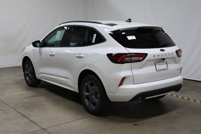 Vehicle image 3 of 28