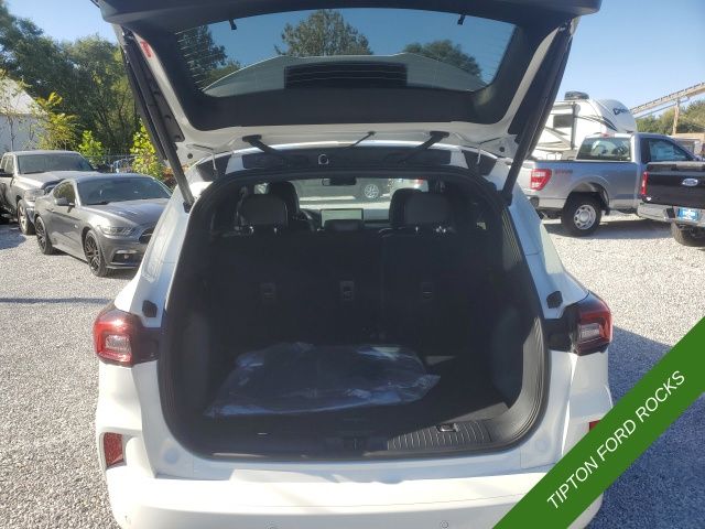 Vehicle image 10 of 38