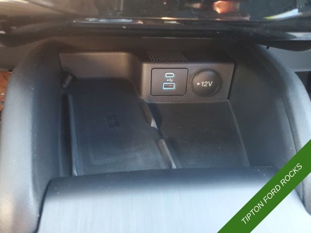 Vehicle image 35 of 38