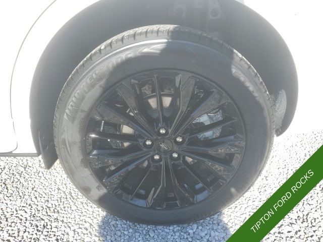 Vehicle image 12 of 38