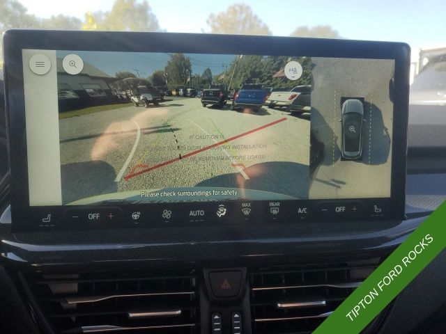 Vehicle image 33 of 38