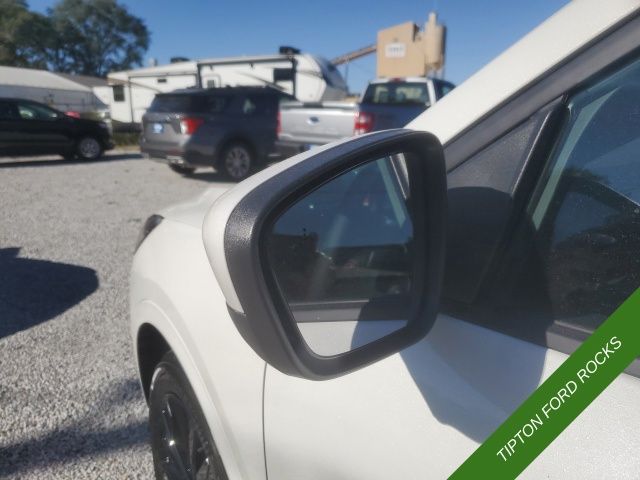 Vehicle image 17 of 38