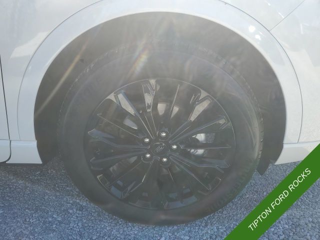 Vehicle image 14 of 38