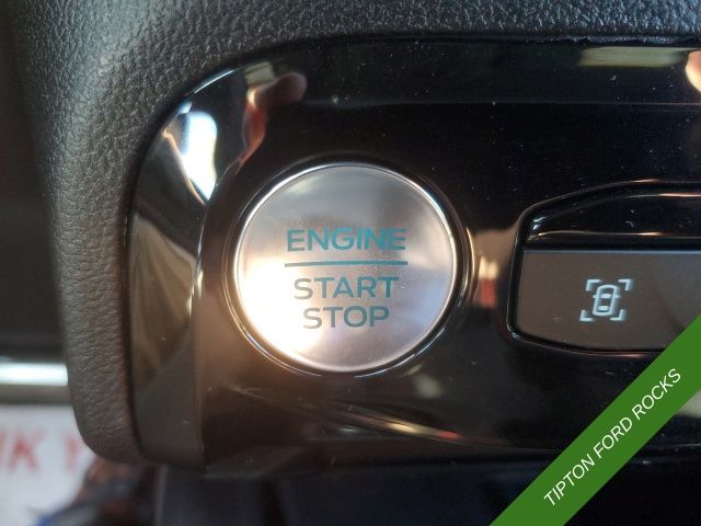 Vehicle image 31 of 38