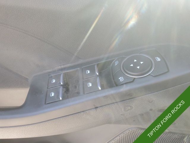 Vehicle image 23 of 38