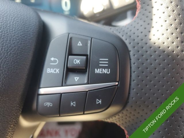 Vehicle image 28 of 38