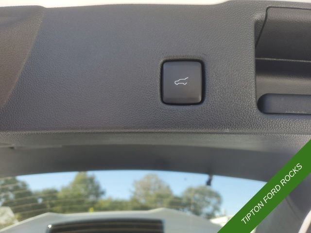 Vehicle image 11 of 38