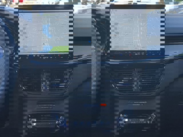 Vehicle image 18 of 30