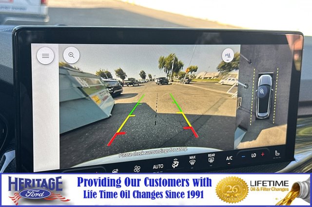 Vehicle image 17 of 24
