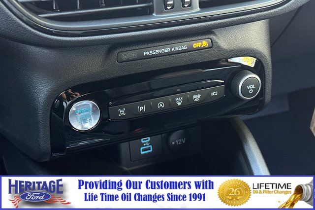 Vehicle image 18 of 24