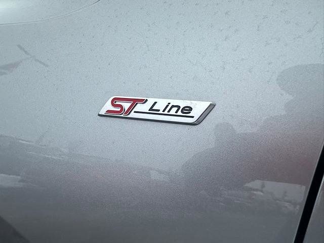 Vehicle image 11 of 12