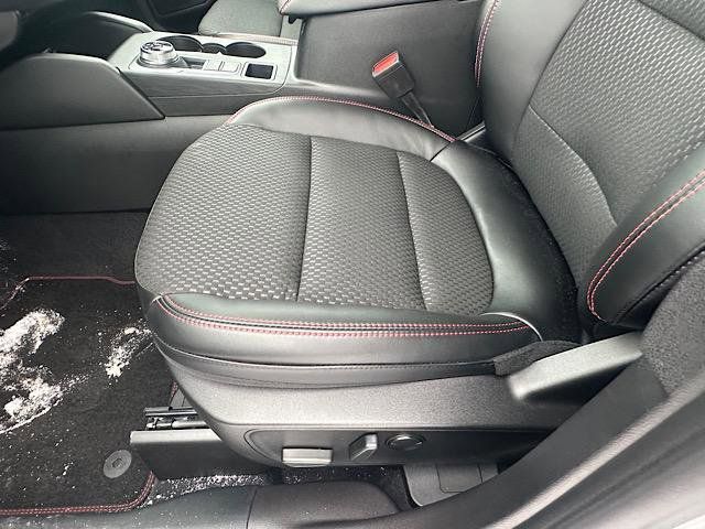 Vehicle image 6 of 12