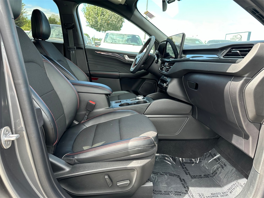 Vehicle image 10 of 30