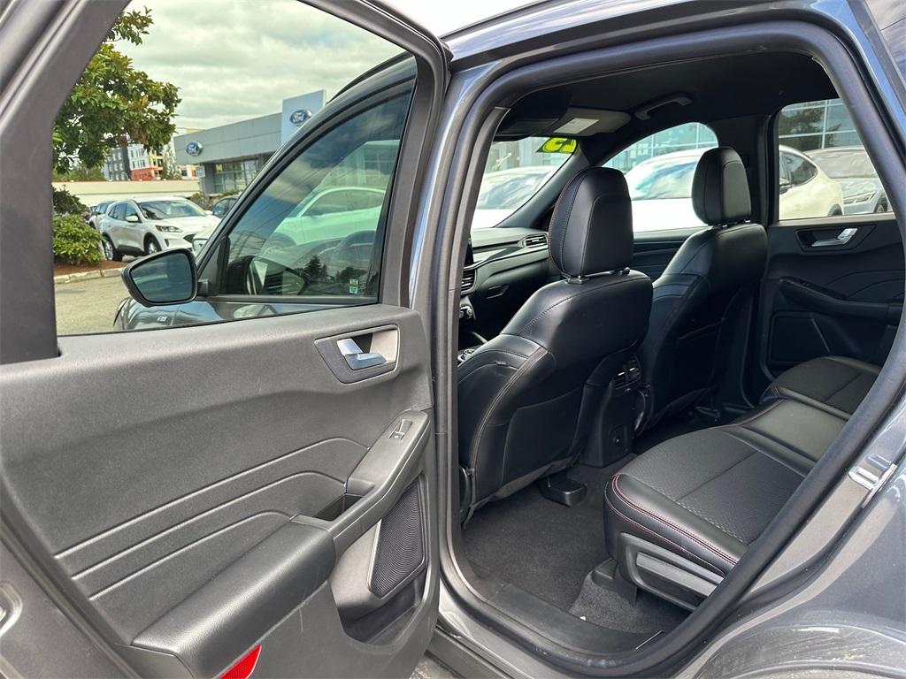 Vehicle image 13 of 30