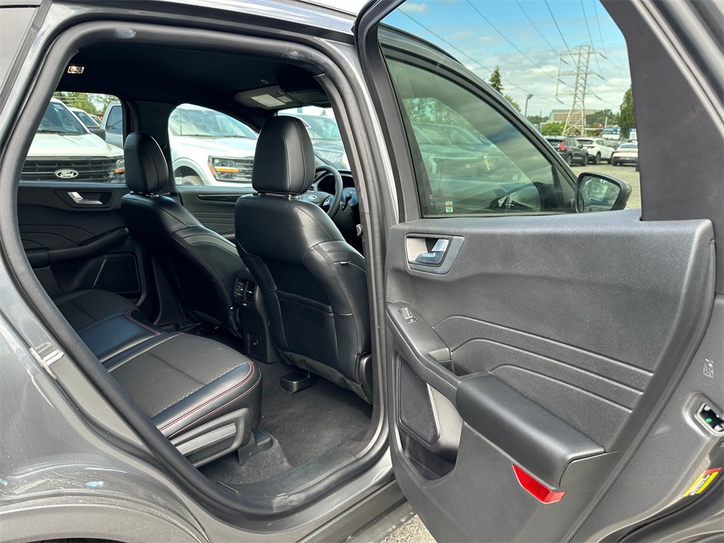 Vehicle image 12 of 30