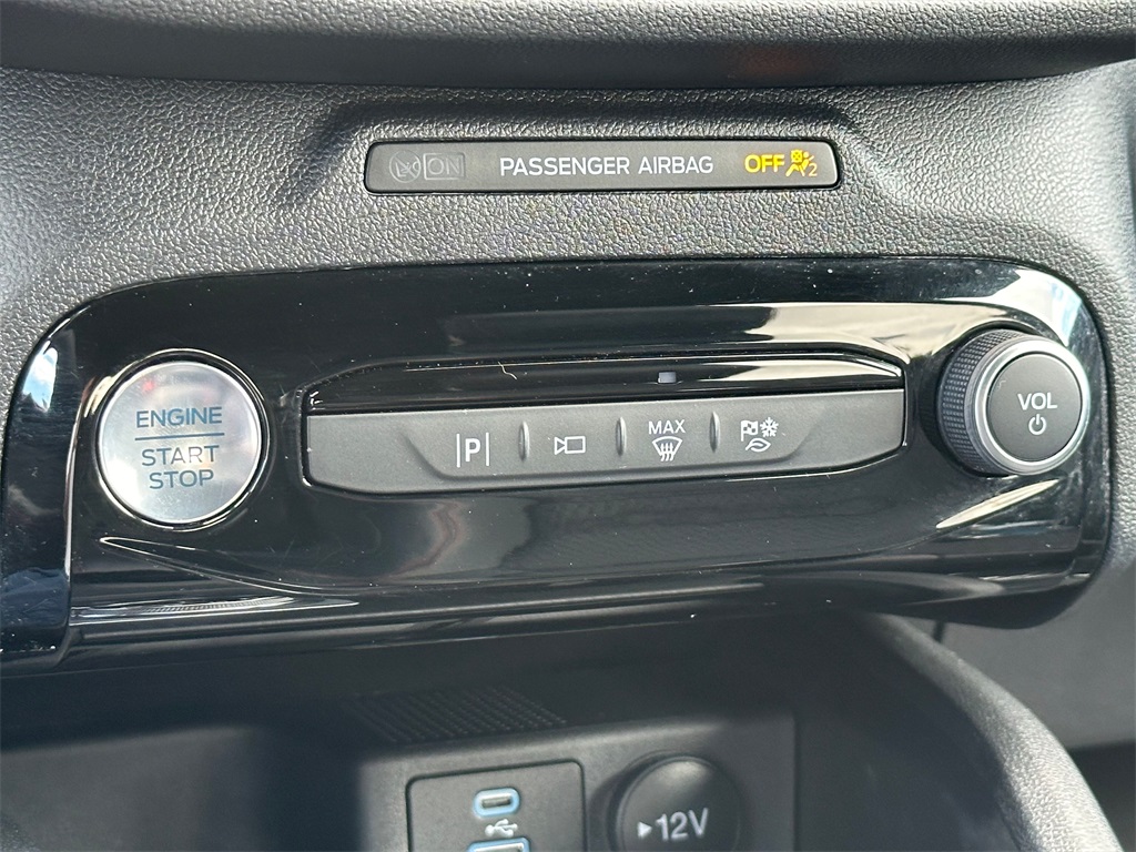 Vehicle image 23 of 30