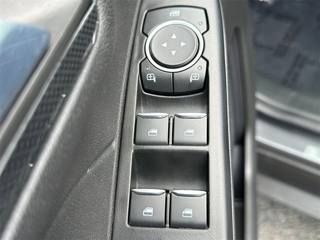 Vehicle image 18 of 30