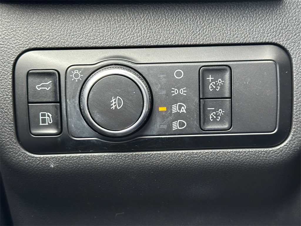 Vehicle image 26 of 30