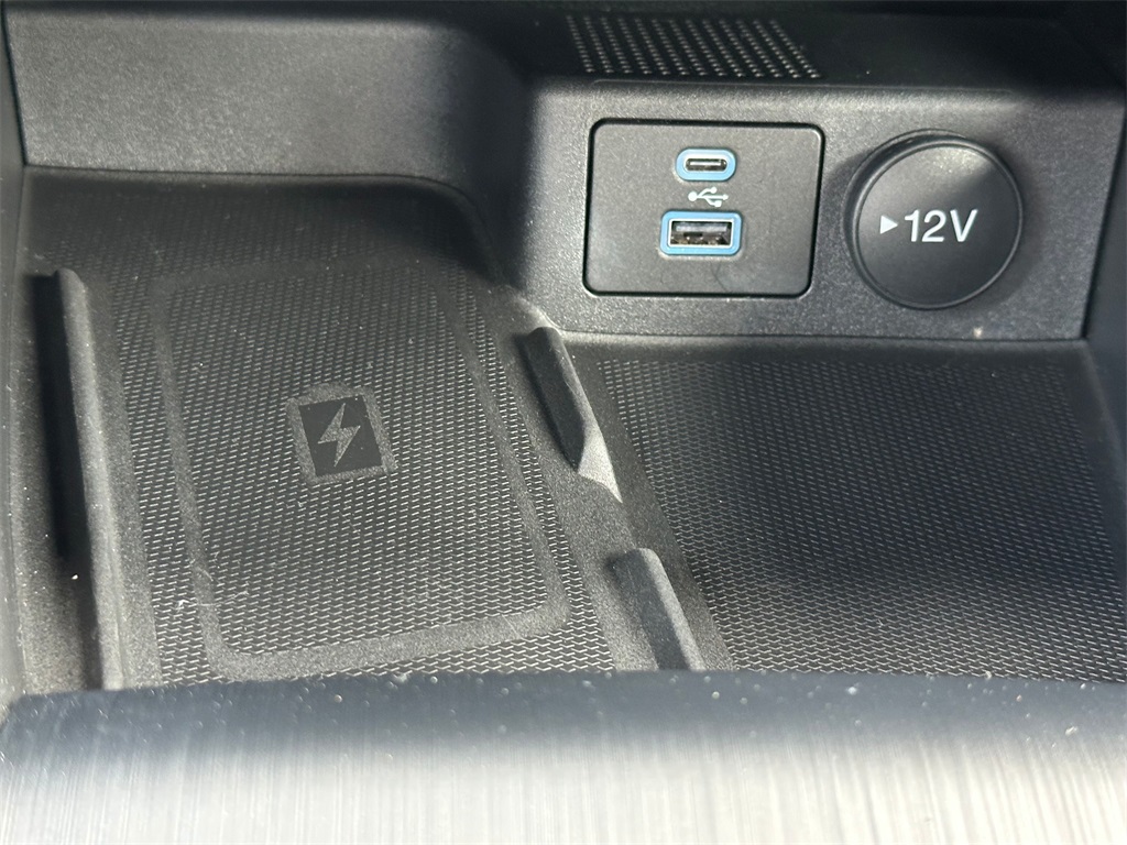 Vehicle image 24 of 30