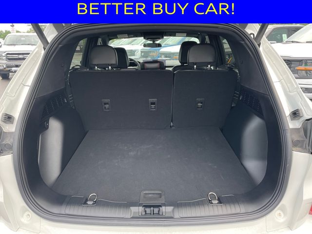 Vehicle image 17 of 17