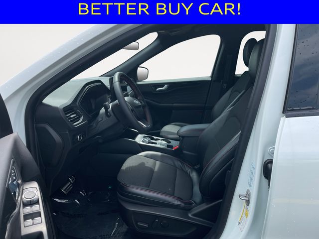 Vehicle image 10 of 17