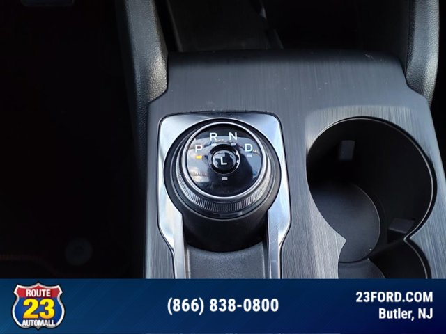 Vehicle image 13 of 18