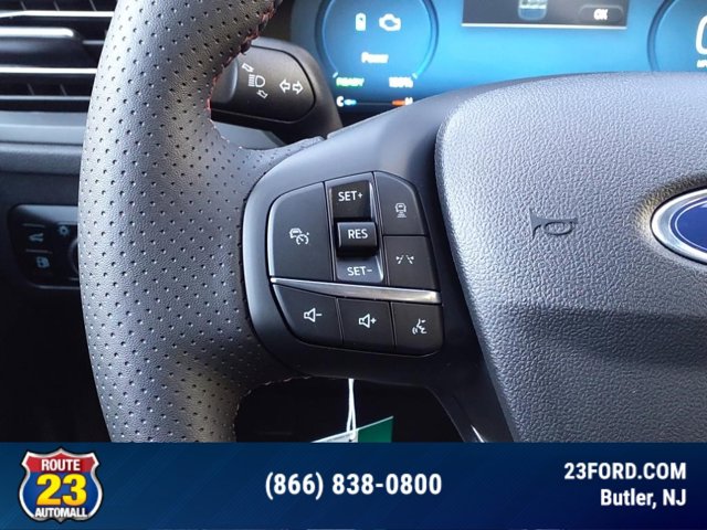 Vehicle image 16 of 18